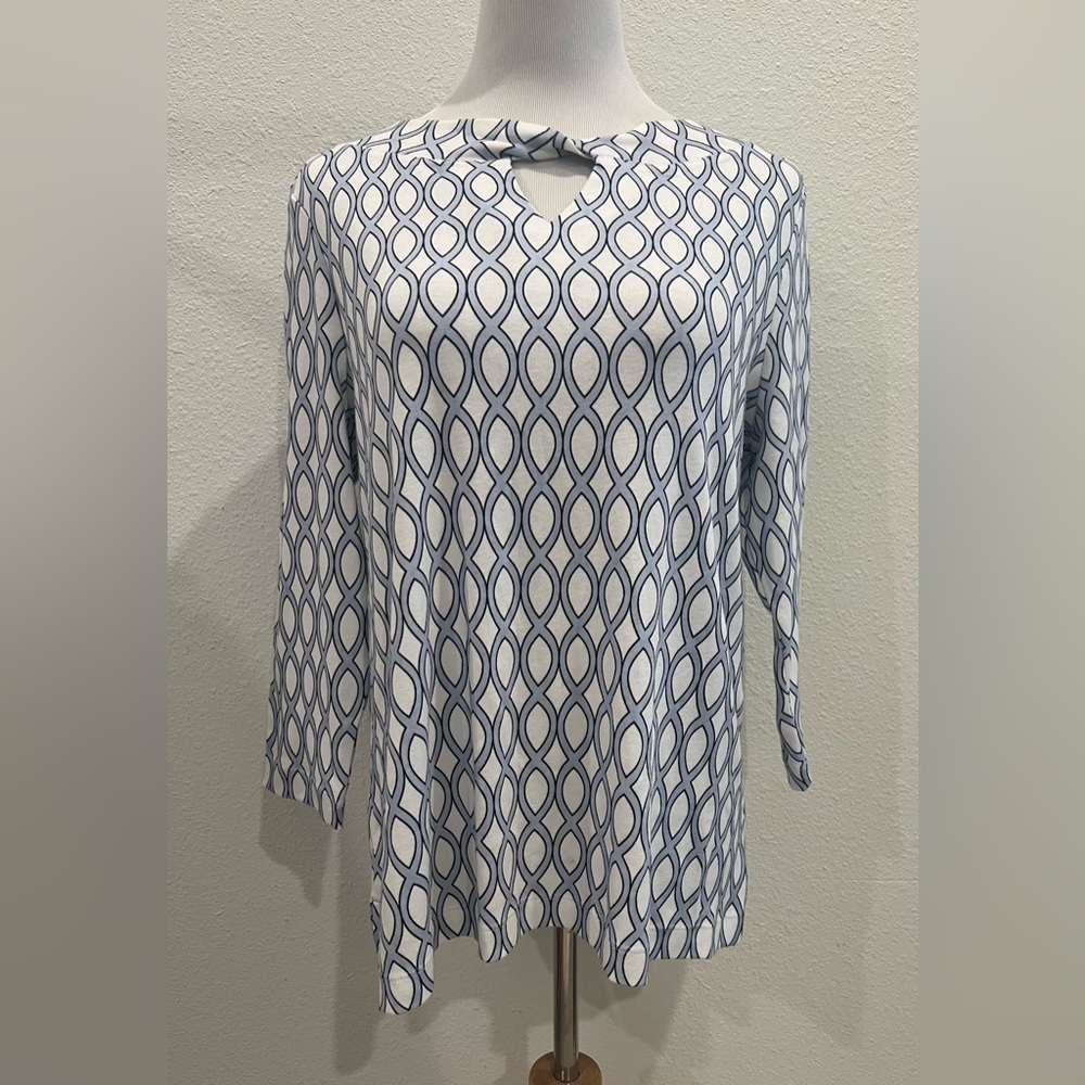 NEW Chico’s Pima Cotton Geo Twist Tee Top Large White Blue Convertible Blouse - Picture 2 of 10